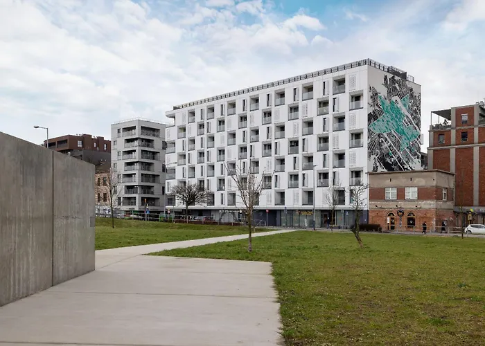 Unique Apartment With Balcony & Parking Zablocie Cracow By Renters Prestige